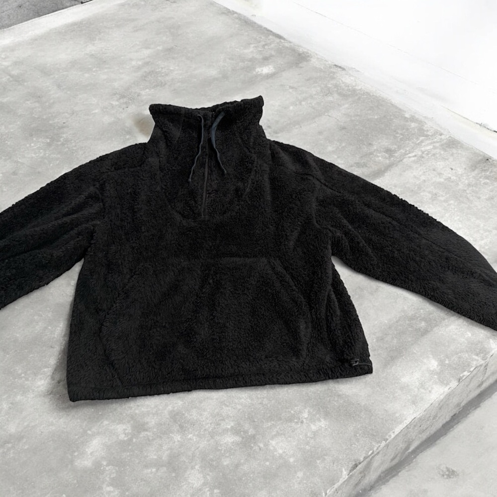 Free People Movement fuzzy Sherpa Pull-Over women’s size Small Black 1/4 zip. - Picture 7 of 8